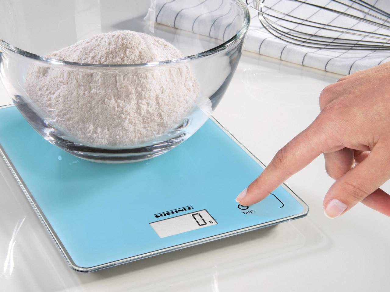 Soehnle KWD Page Compact 300 pale blue Digital kitchen scales + wall mount Weight range=5 kg Blue 234 x 192 x 25-3