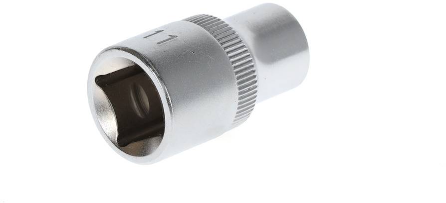 Metallic socket, cylindrical with a knurled handle. Tool for attachment to spanners for precise tightening.
