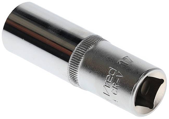 A silver-coloured socket attachment, cylindrical and metallically gleaming, with the engraving '17 CR-V'. Suitable for tools.