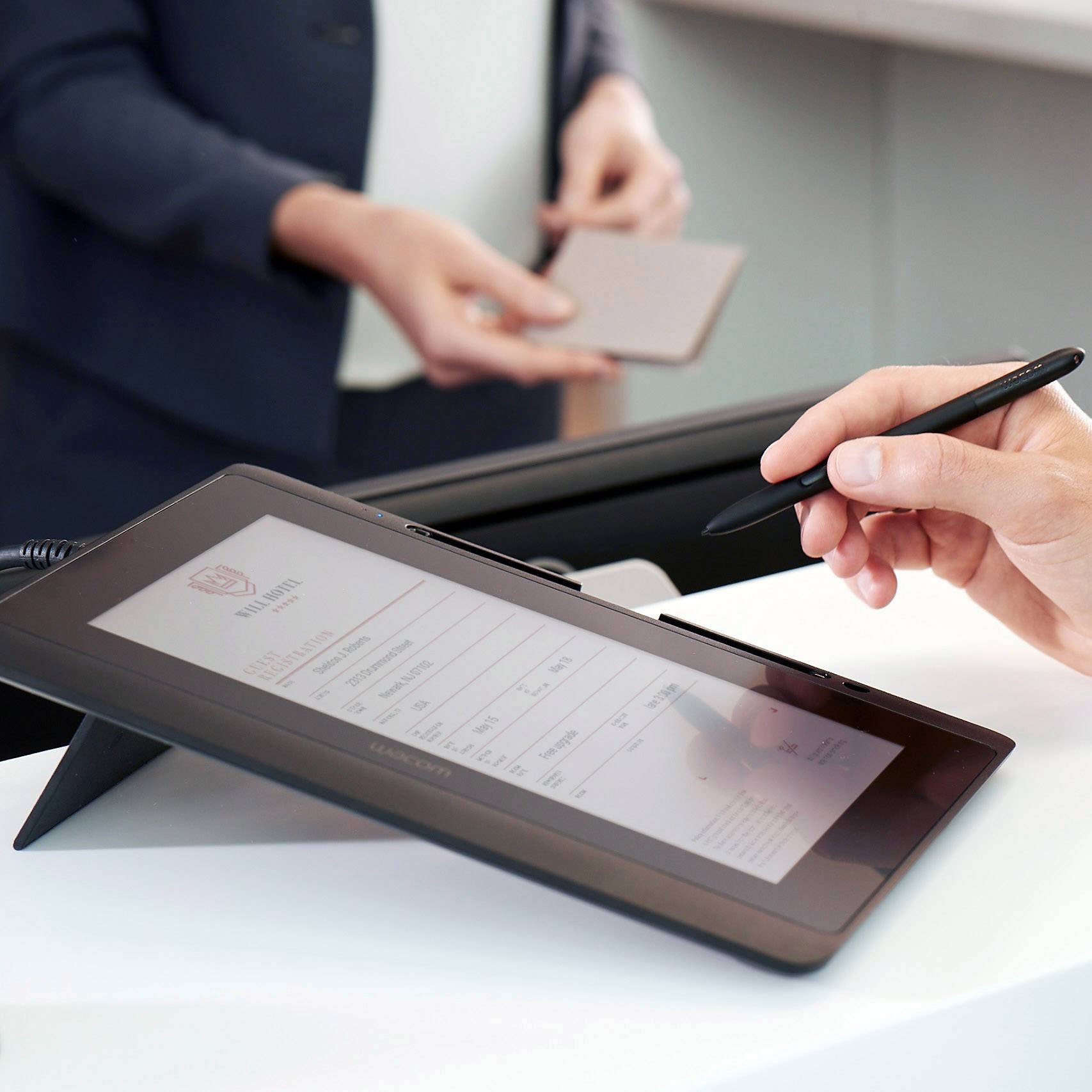 Wacom DTH-1152 Pen & Touch Display USB Pen holder, signature pad Black-2