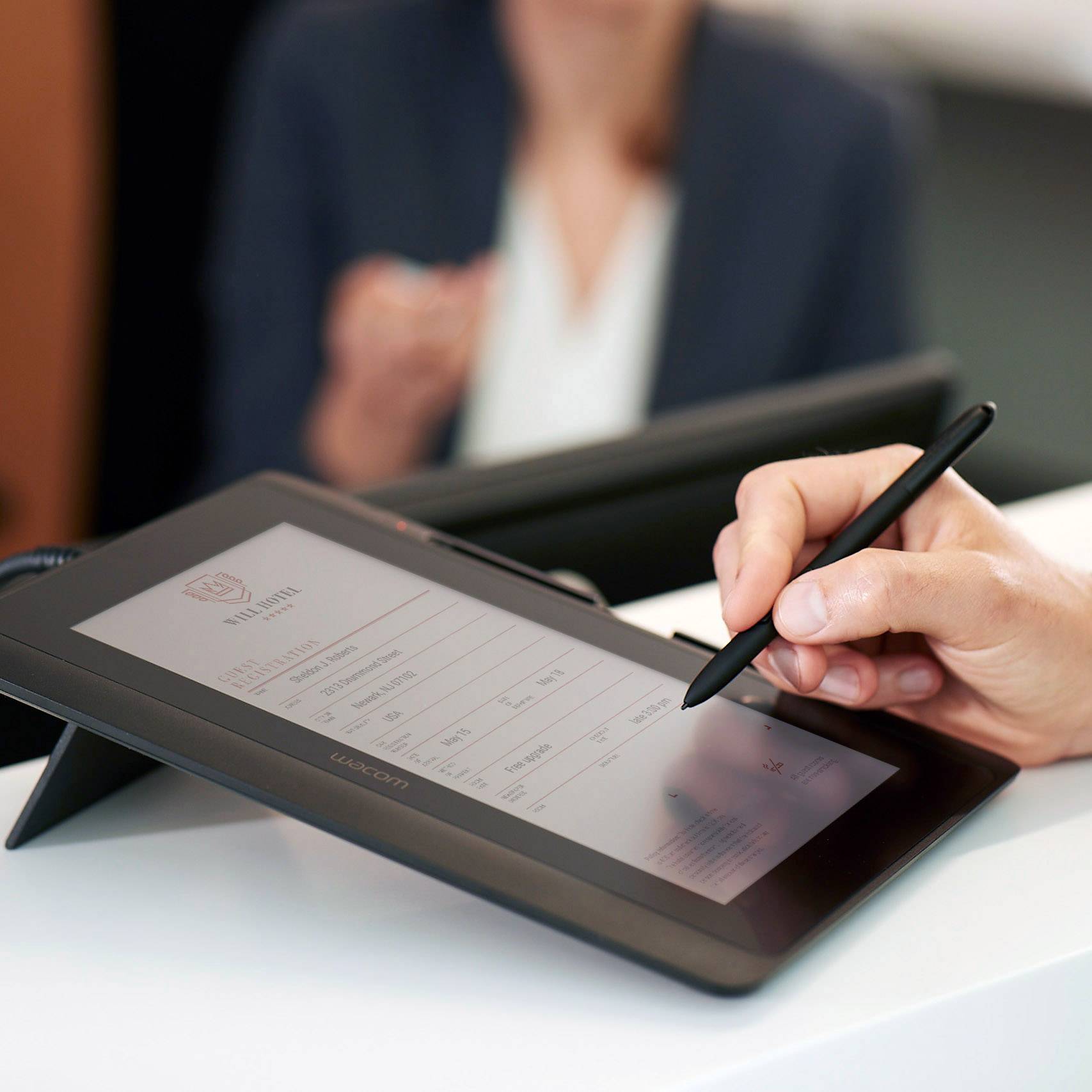 Wacom DTH-1152 Pen & Touch Display USB Pen holder, signature pad Black-5