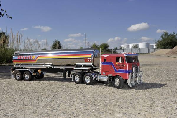 globe liner truck