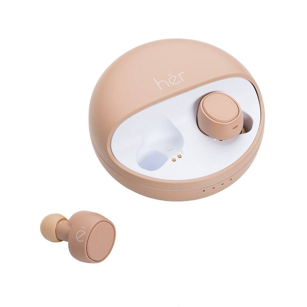 Wireless, nude-coloured earbuds with a charging case, brand logo 'hër' on the case and 'ë' on one of the earbuds.