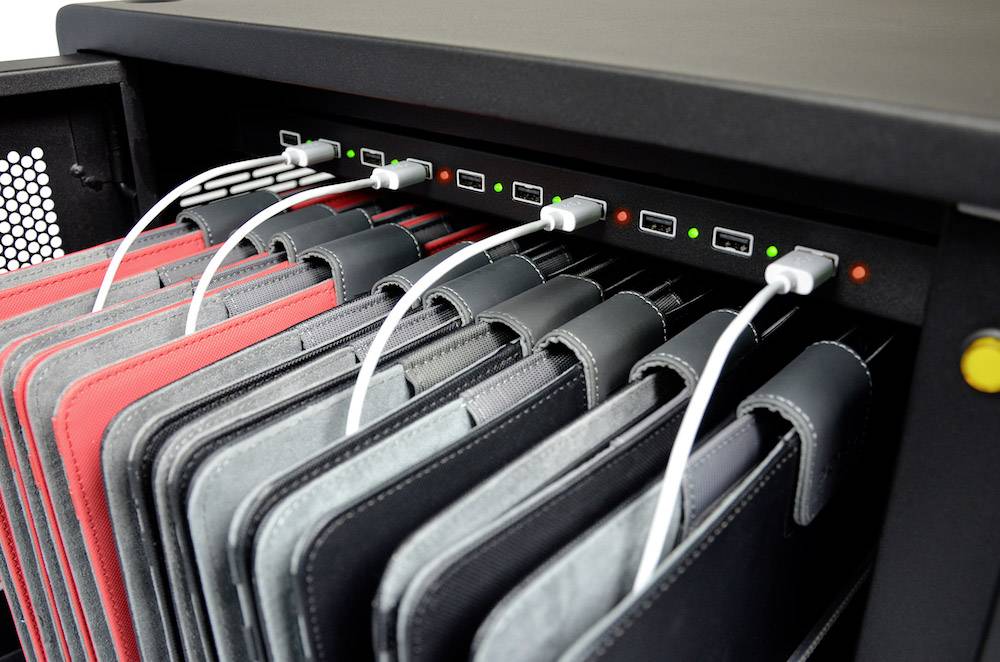 PORT Designs Charging Battery charger/manager