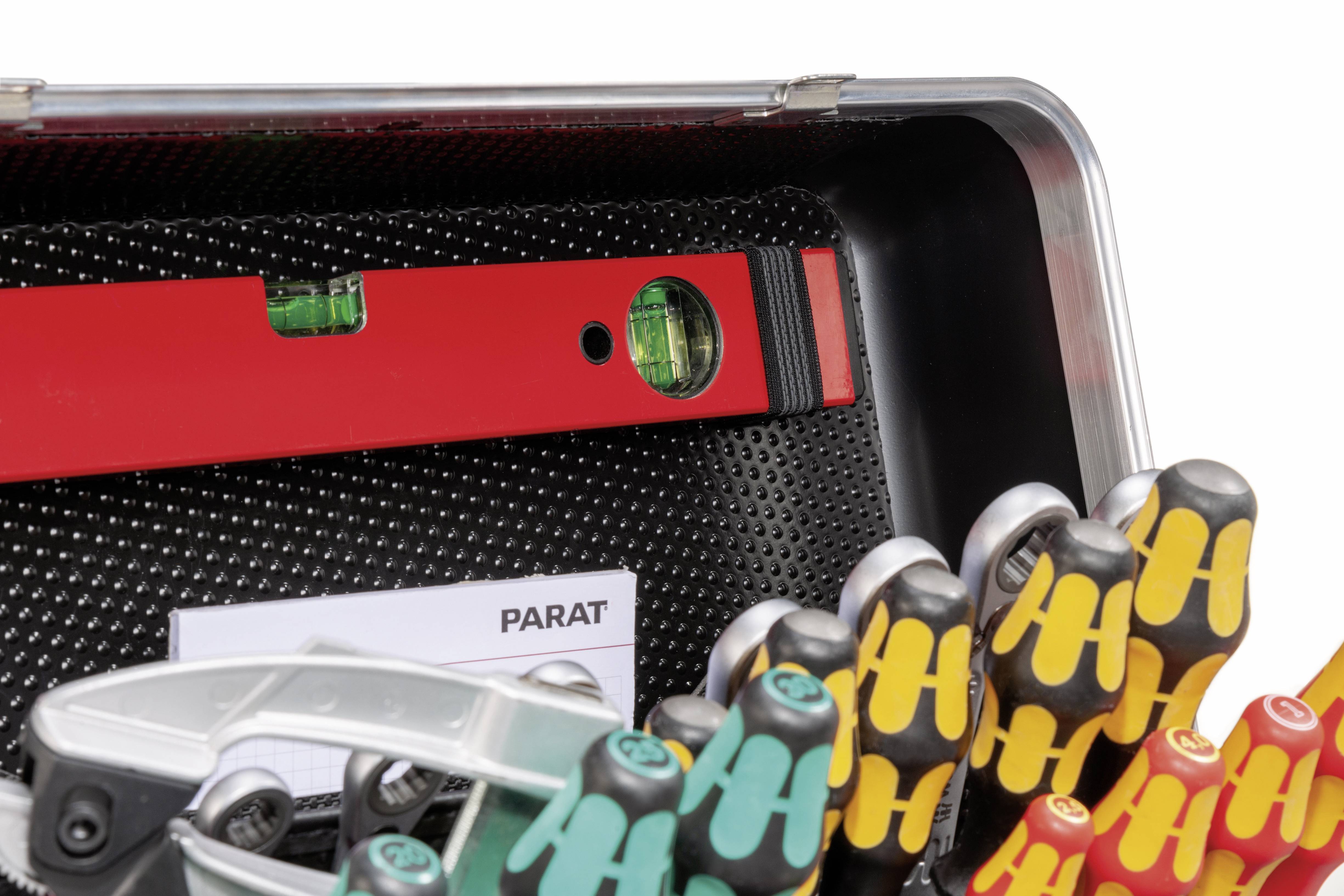 Toolkit with spirit level, screwdrivers and a card marked 'PARAT'.