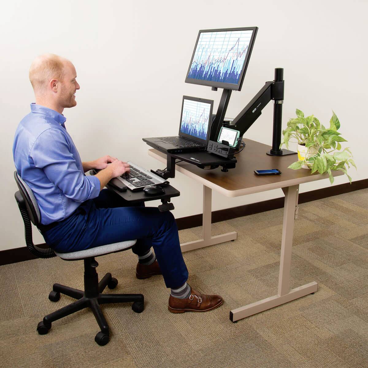 Tripp Lite Monitor desk mount 1 Display(s) 33,0 cm (13") - 68,6 cm (27") Black Rotatable, Retractable, Swivelling, Lapto-3