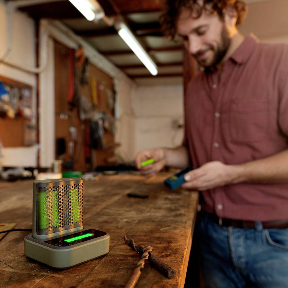 GP GPRCKCHM451D493 Charger for cylindrical cells NiMH AAA , AA-1