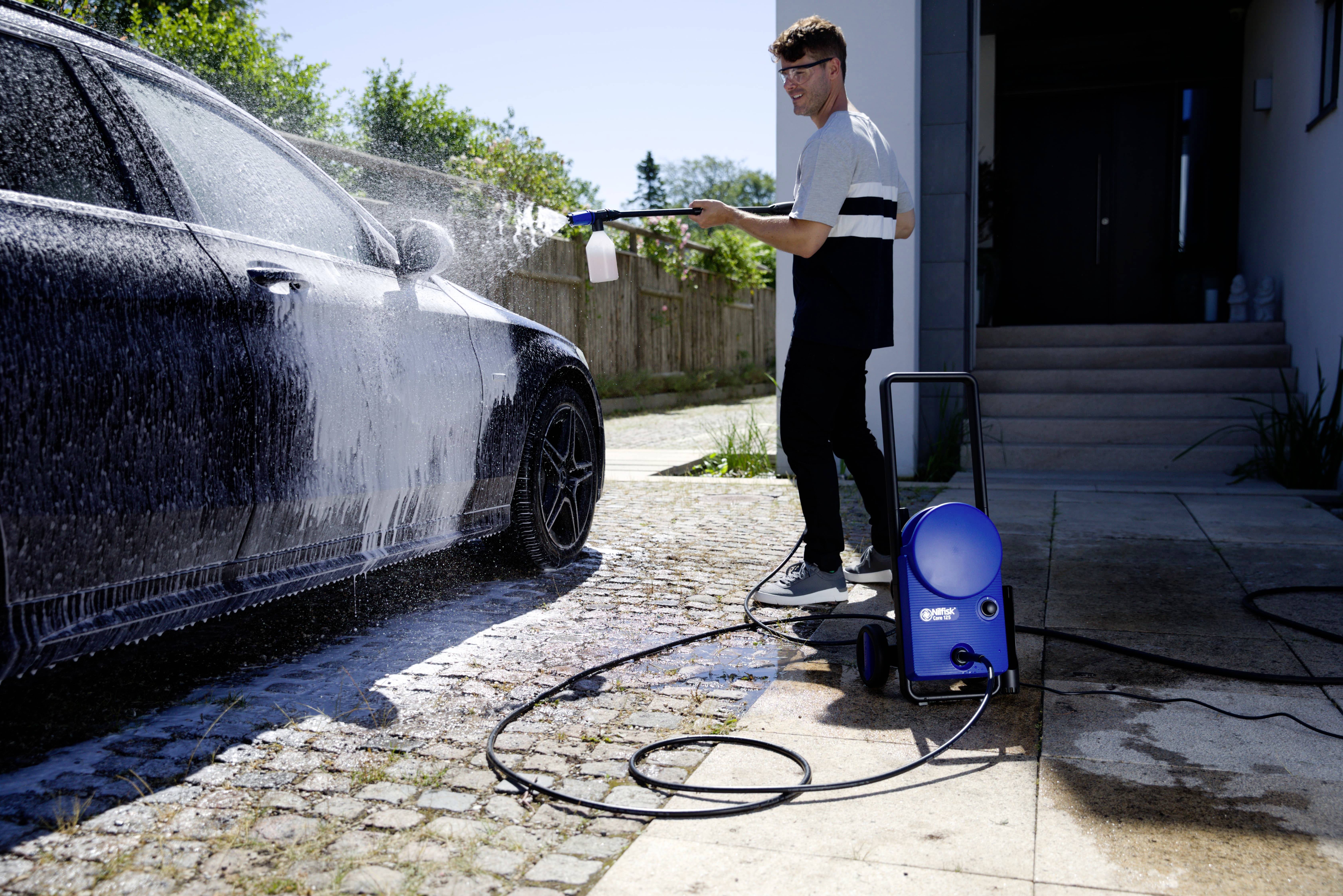 Nilfisk Core 125-5 EU Pressure washer 125 bar Cold water-1