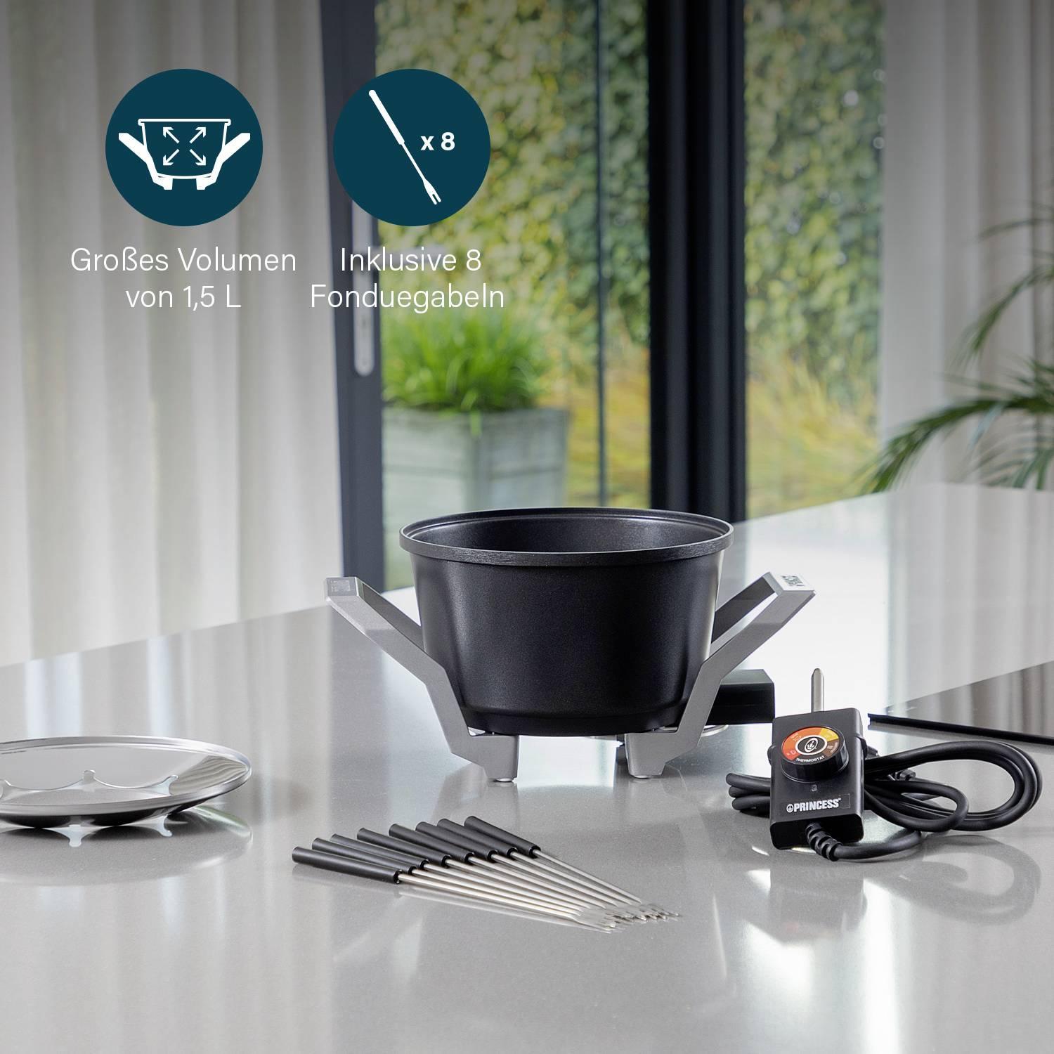 A black fondue pot with a white stand; alongside eight fondue forks and a control unit. Text 'Large volume of 1.5 L'.