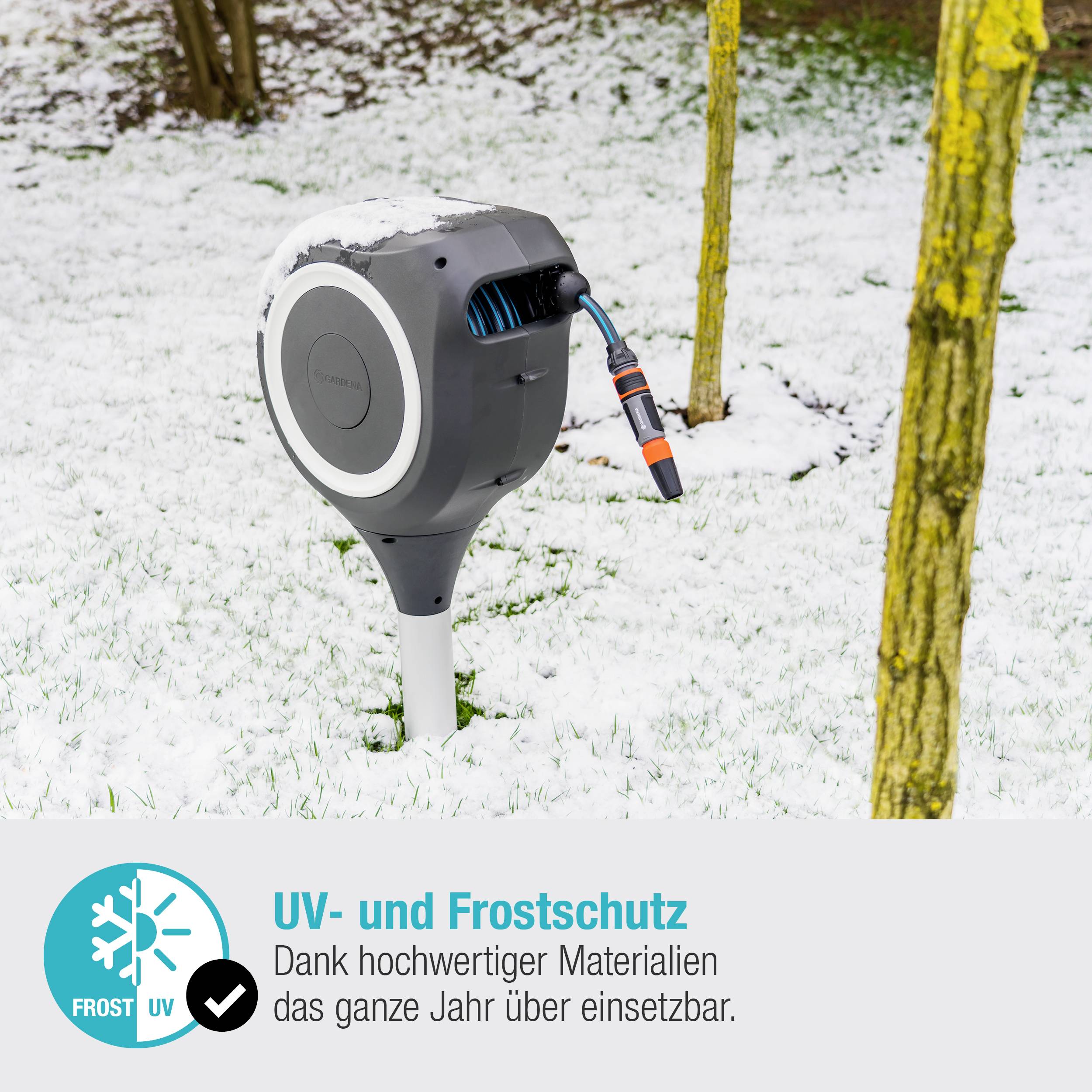 A charging station for electric vehicles stands in the snow. Text: 'UV and frost protection thanks to high-quality materials, usable throughout the entire year.'