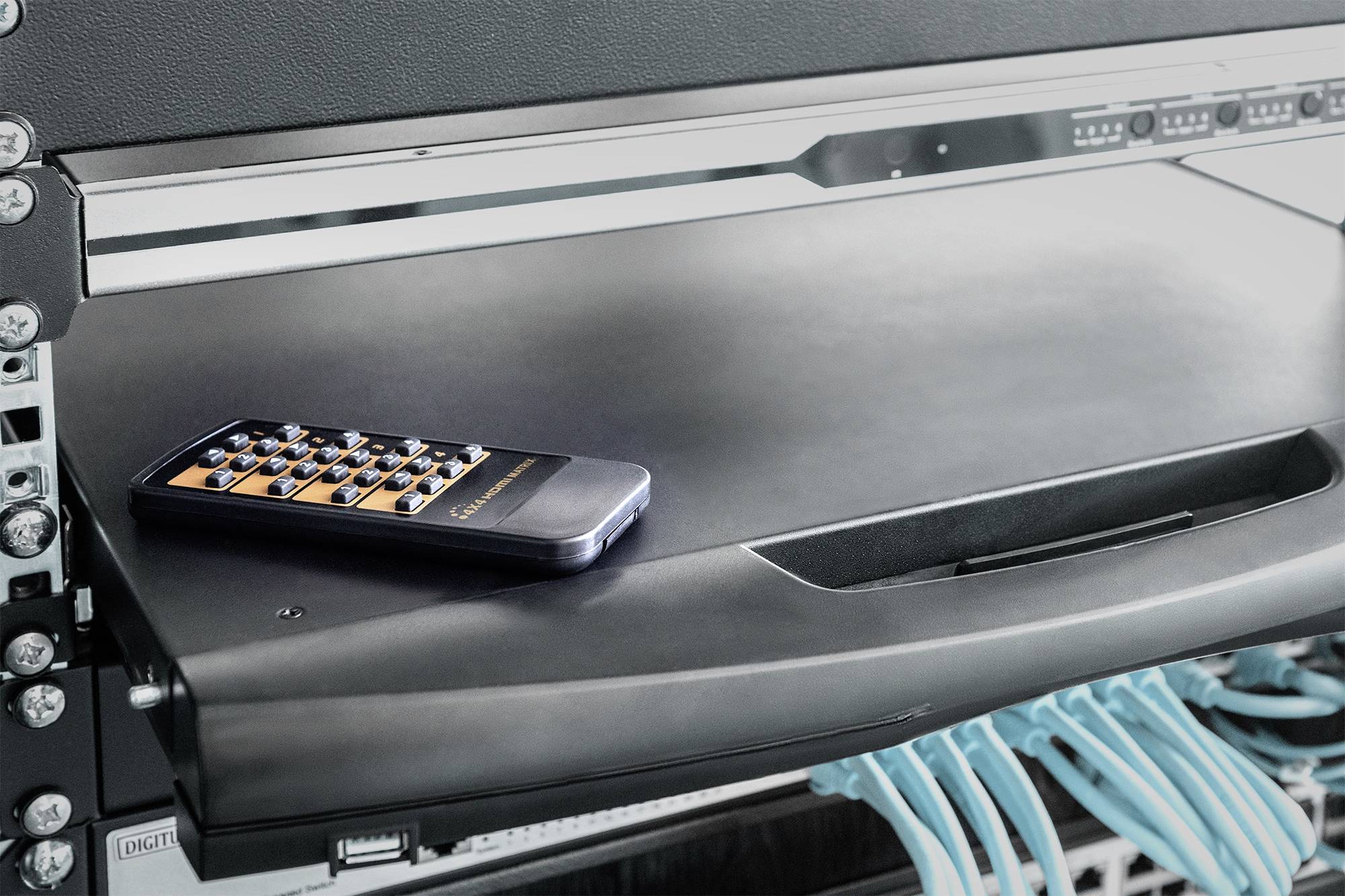 Digitus DS-43308 4 x 4 ports HDMI matrix switcher Ultra HD compatibility, individually connectable, + remote control 384-1