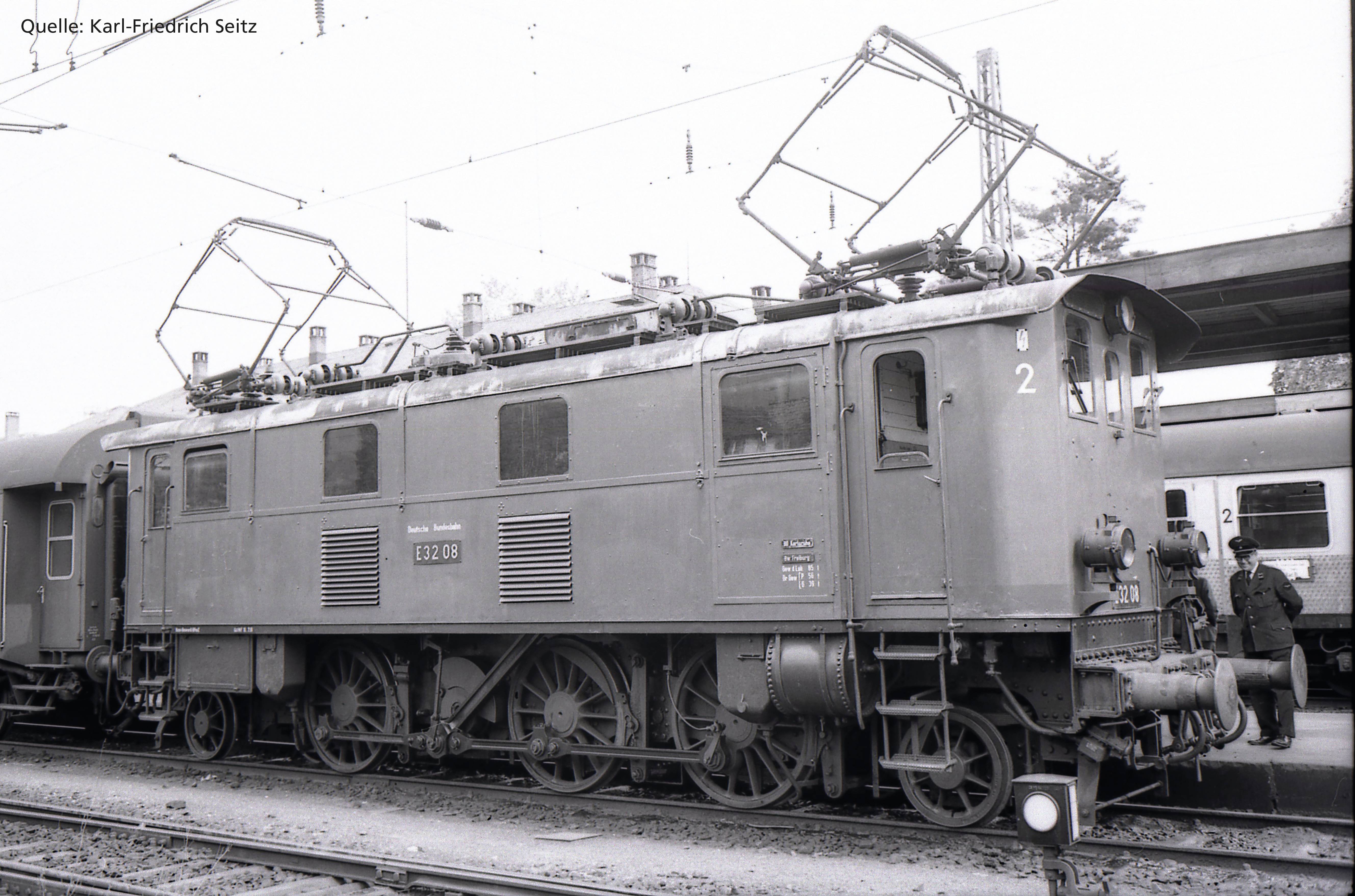 Image of Piko H0 51410 H0 E- Loc BR E 32 of DB