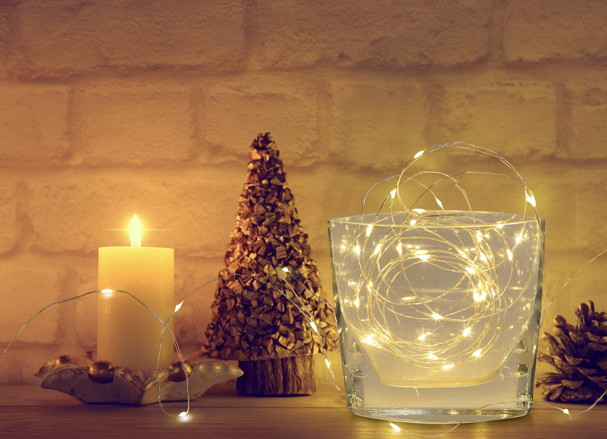 Sygonix SY-4722040 Holiday lights (mini) Inside/outside battery-powered No. of bulbs 100 LED (monochrome) Warm white Ill-1