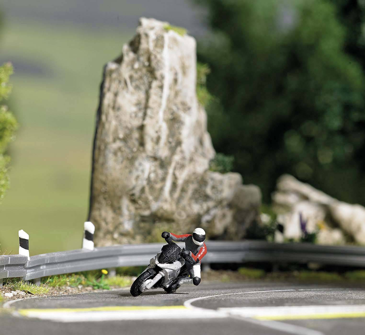 Busch H0 Curve scraper 1 Assembled-1