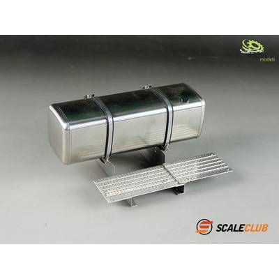 Metal tank model with two tracks on a grey surface, next to a textured metal plate. 'SCALE CLUB' logo in the corner.
