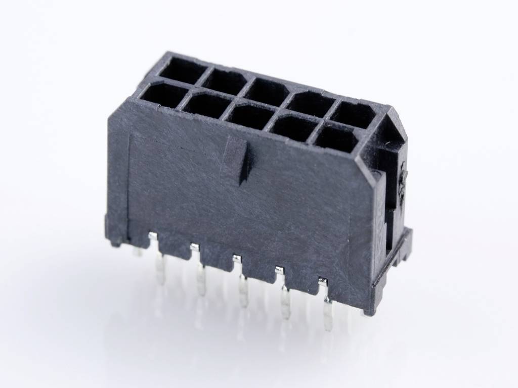 A black plastic plug with eight openings and eight metallic connection pins, suitable for electronic connections.