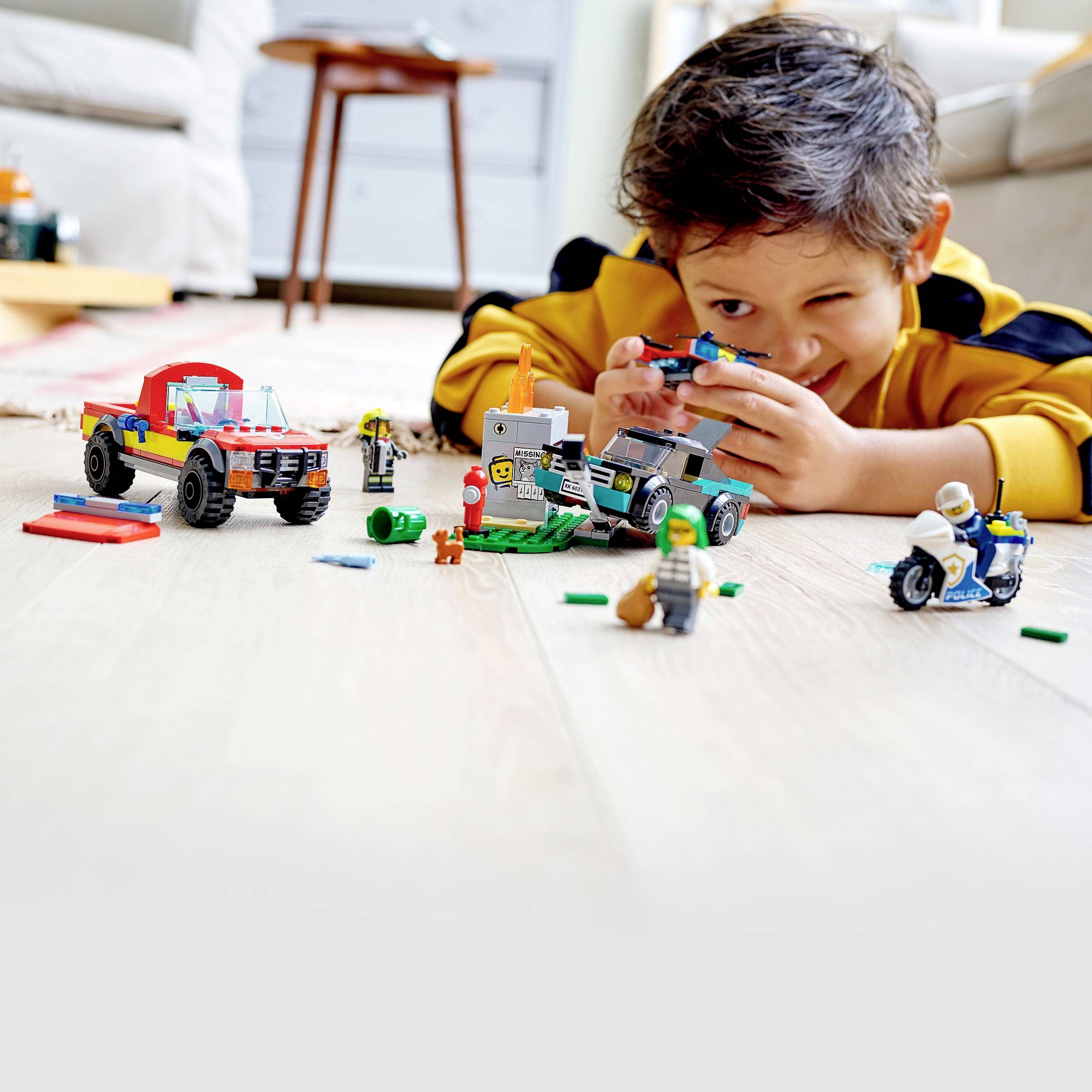 60319 LEGO® CITY Fire fighting and chase-5