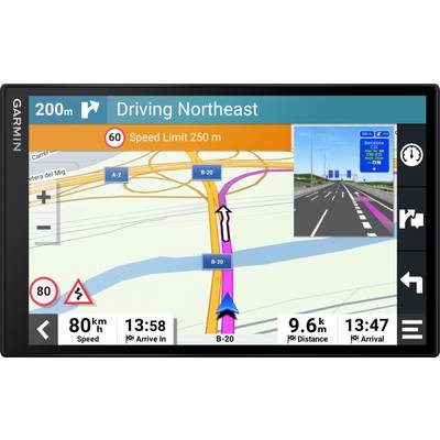 Navigation device shows route on B-20 heading north-east, speed limit 80 km/h, arrival at 13:47, 9.6 km away.