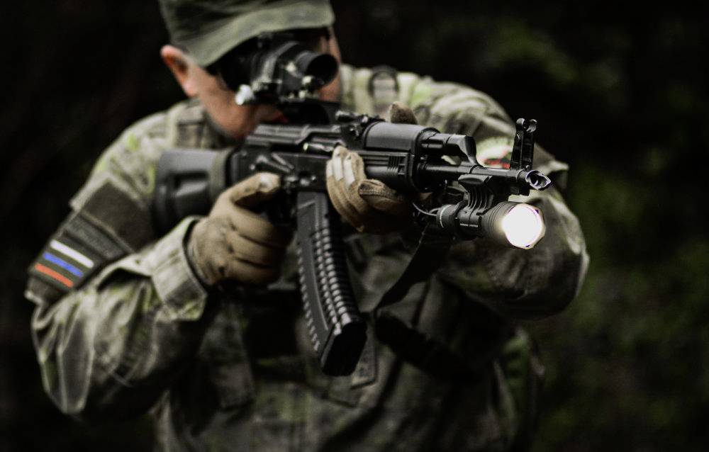 ArmyTek Predator XP-E2 green LED (monochrome) Torch rechargeable 240 lm 432 h 135 g-33