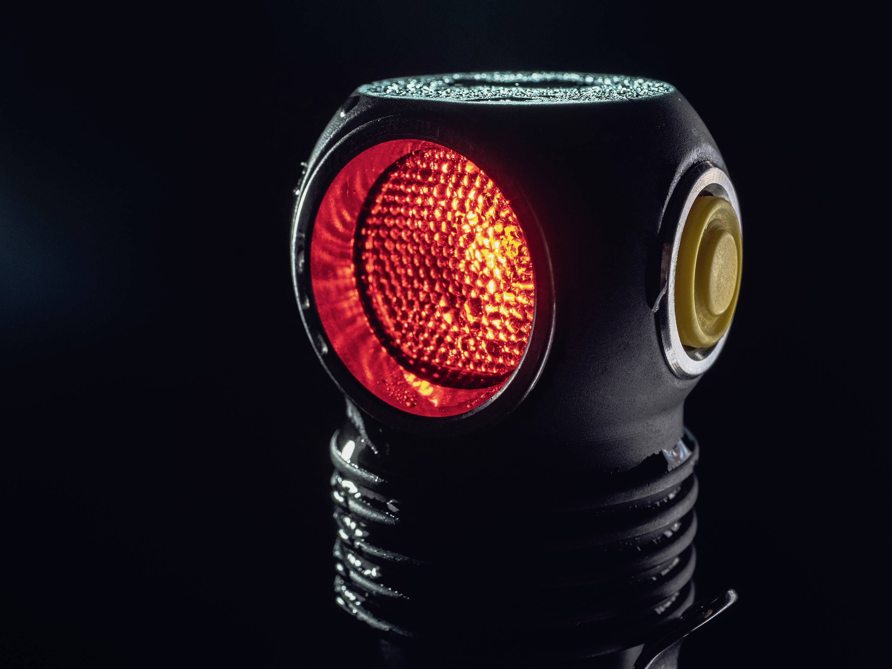 ArmyTek Wizard WR Magnet Warm & Red LED (monochrome) Headlamp rechargeable 1300 lm 360 h 65 g-20