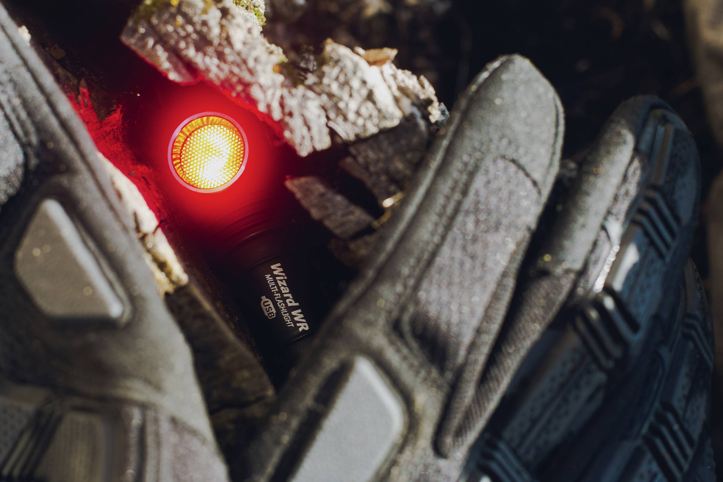ArmyTek Wizard WR Magnet Warm & Red LED (monochrome) Headlamp rechargeable 1300 lm 360 h 65 g-22