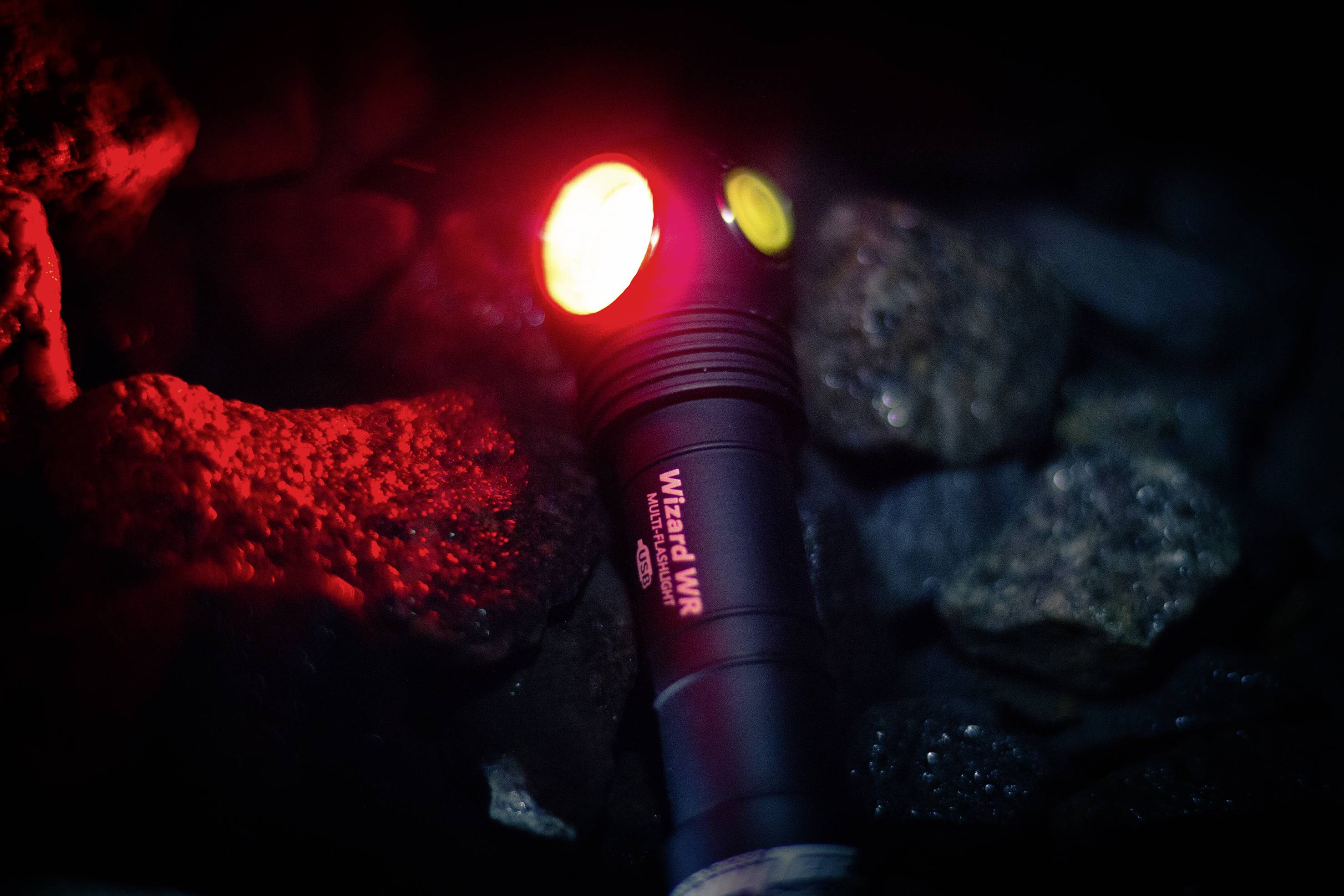 ArmyTek Wizard WR Magnet Warm & Red LED (monochrome) Headlamp rechargeable 1300 lm 360 h 65 g-25