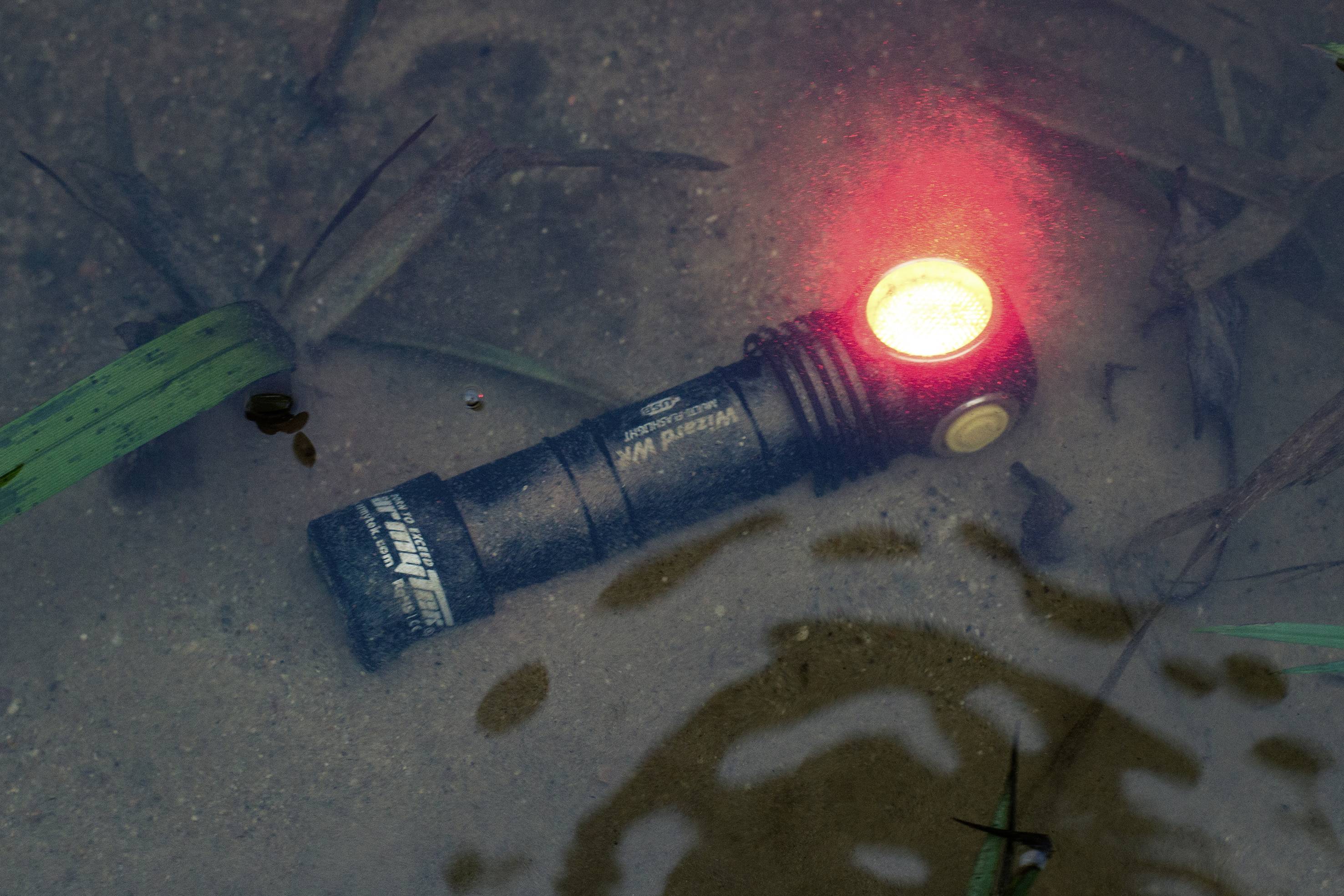 ArmyTek Wizard WR Magnet Warm & Red LED (monochrome) Headlamp rechargeable 1300 lm 360 h 65 g-31