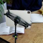 Tablet holder with VARI®-ARM MA TH 01 B.