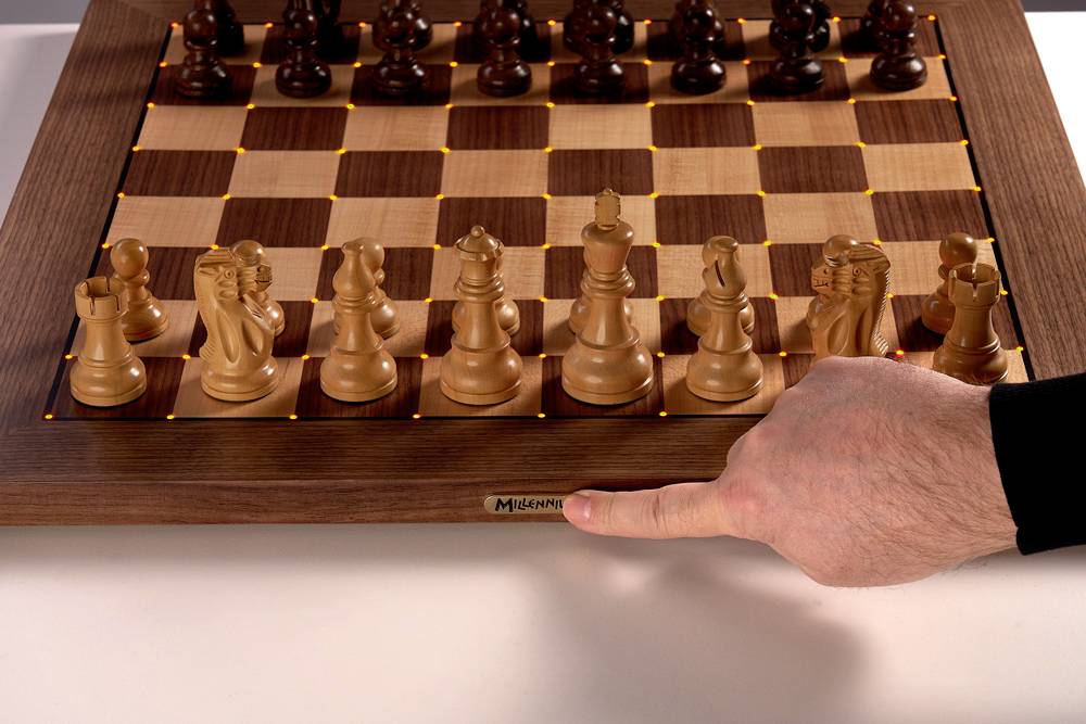 Millennium Supreme Tournament 55 Chess computer-11