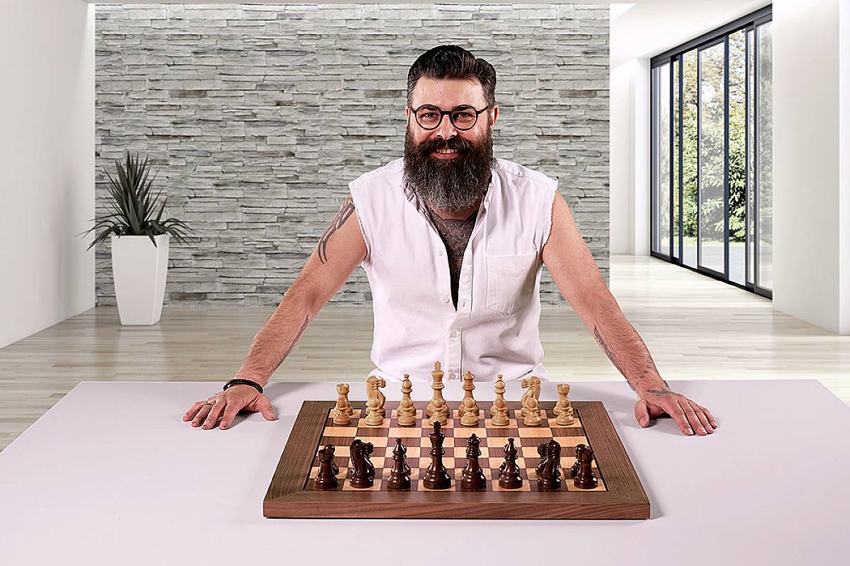 Millennium Supreme Tournament 55 Chess computer-12