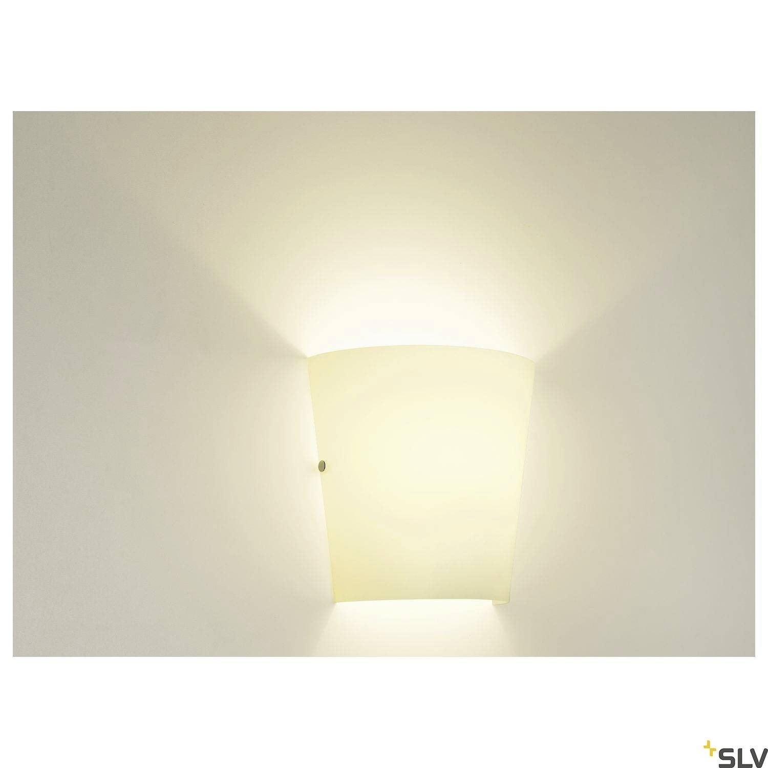 Wall lamp with a soft, diffused light glow. Rectangular, white lampshade with rounded edges, mounted on a light-coloured wall.