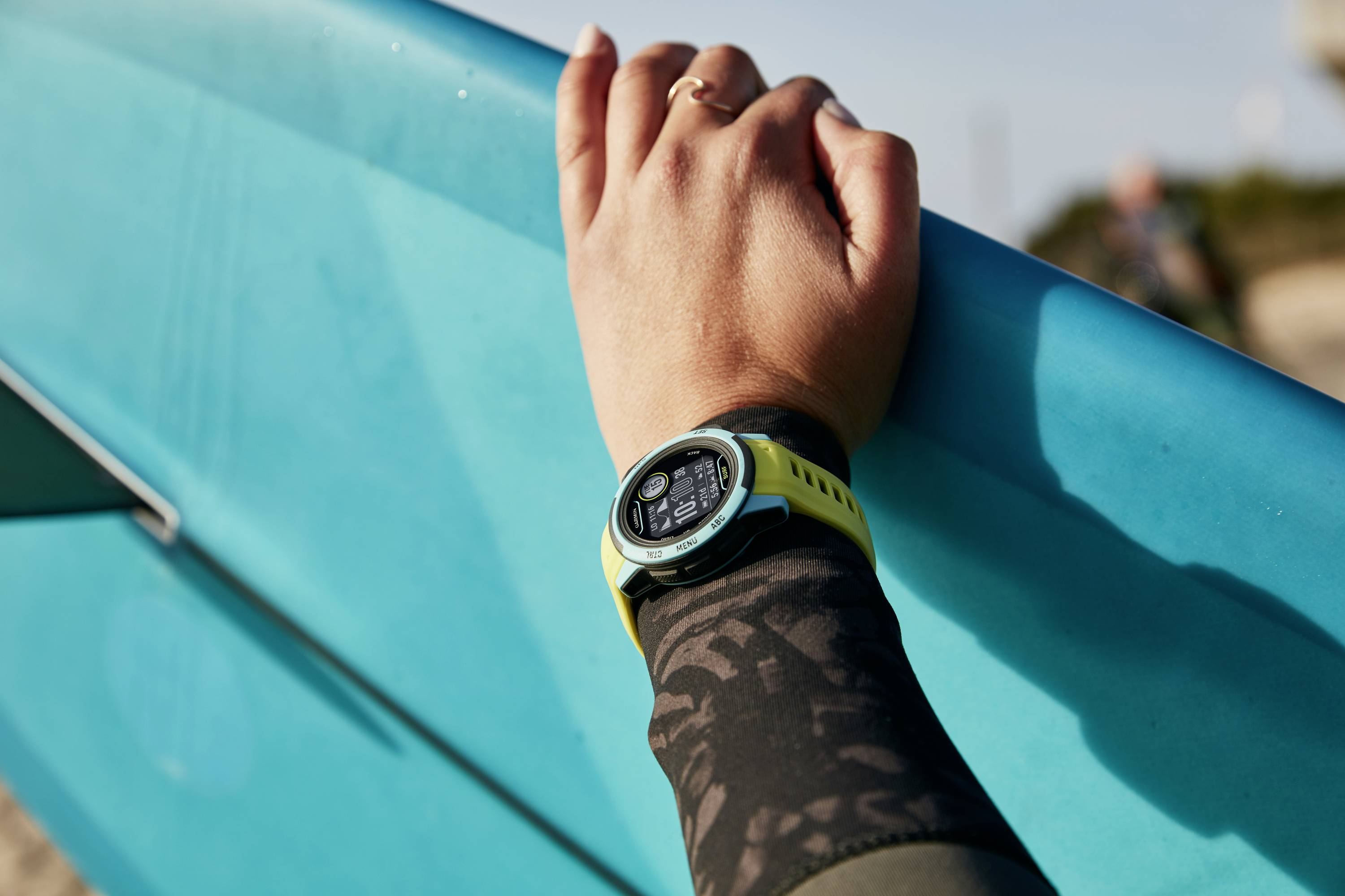 Garmin INSTINCT® 2S SURF EDITION Smartwatch Green-5