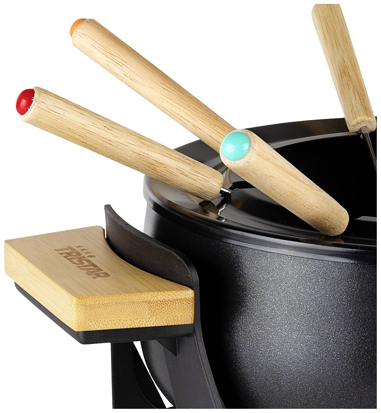 Fondue pot with several wooden skewers bearing colourful markings. A wooden handle displays the Tristar logo.