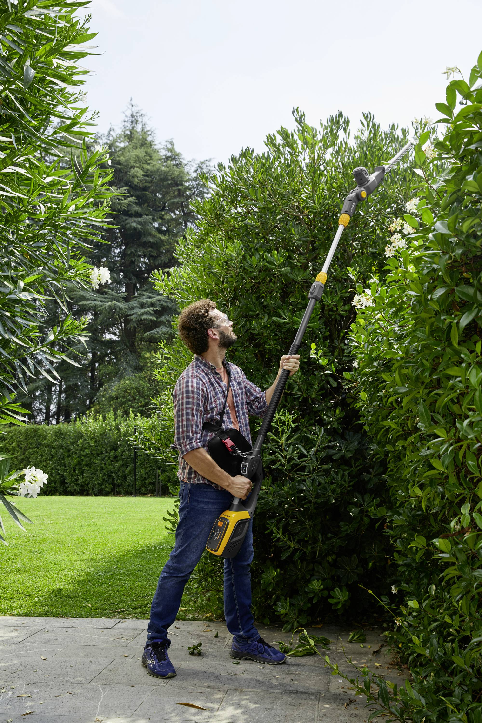 STIGA 278720008/ST3 MT 500e Rechargeable battery Hedge trimmer, Debrancher, Telescopic handle w/o battery, w/o charger 3-7