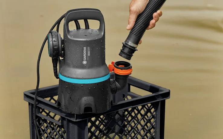 GARDENA 09041-20 Gardena Flood Set 9000, 300 W, AC, 0,6 bar, 9000 l/h, IPX8, Schwarz Effluent sump pump 9000 l/h-1