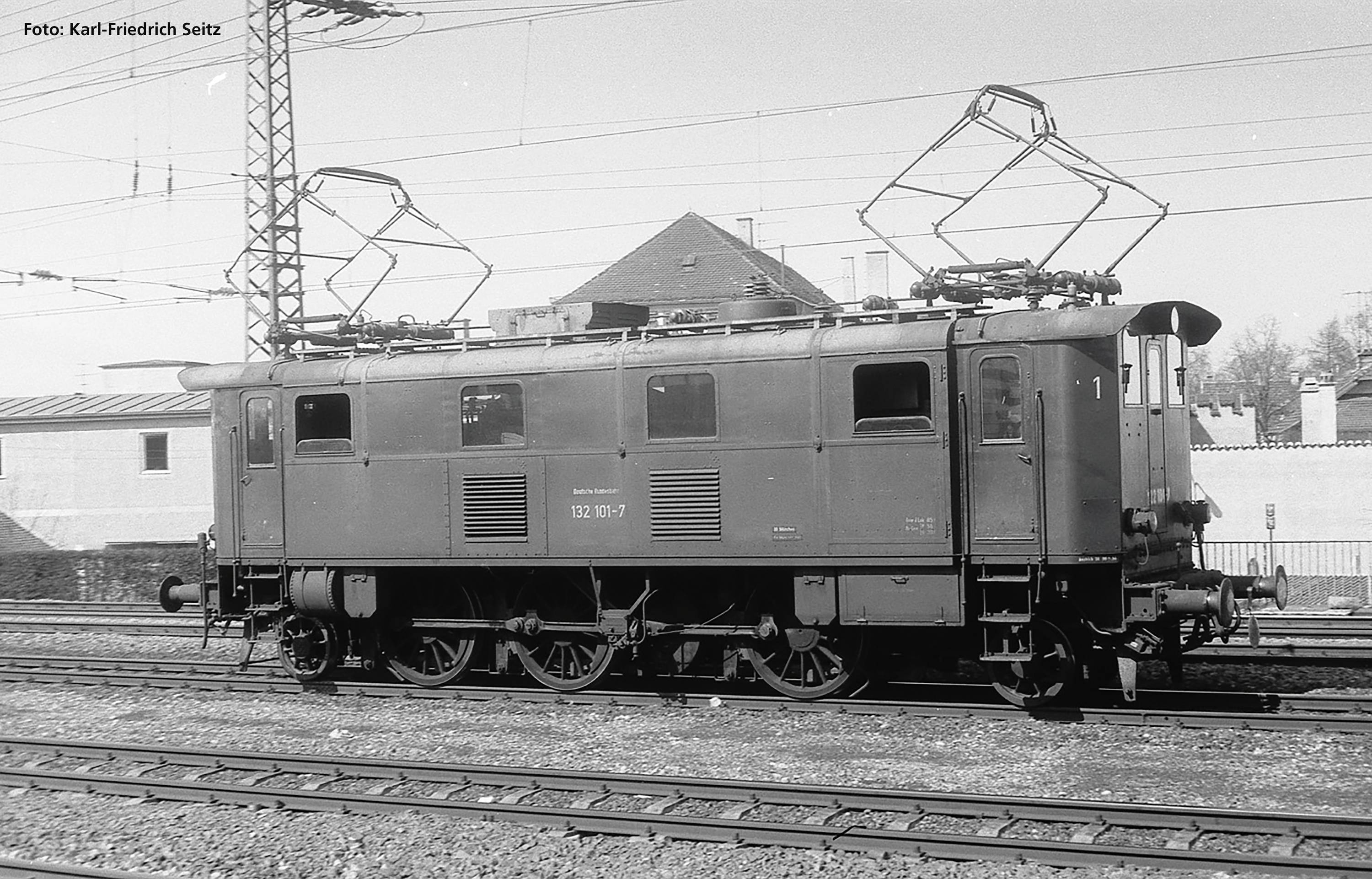 Image of Piko H0 51415 H0 series 132 electric locomotive of DB