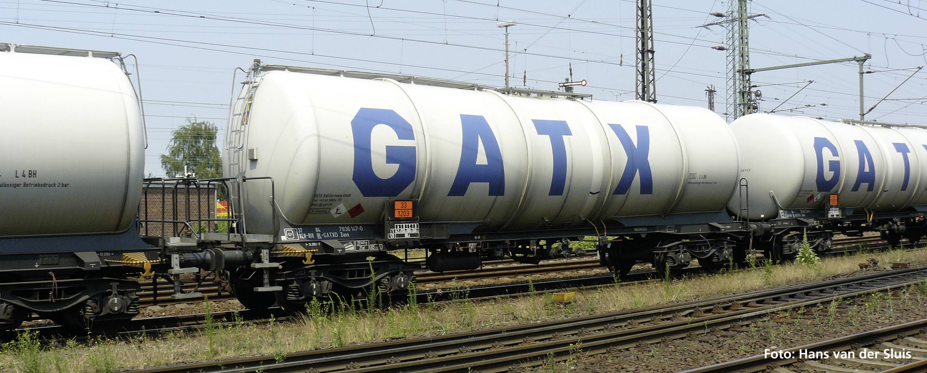 Image of Piko H0 58994 H0 GATX articulated tank wagon of the NL