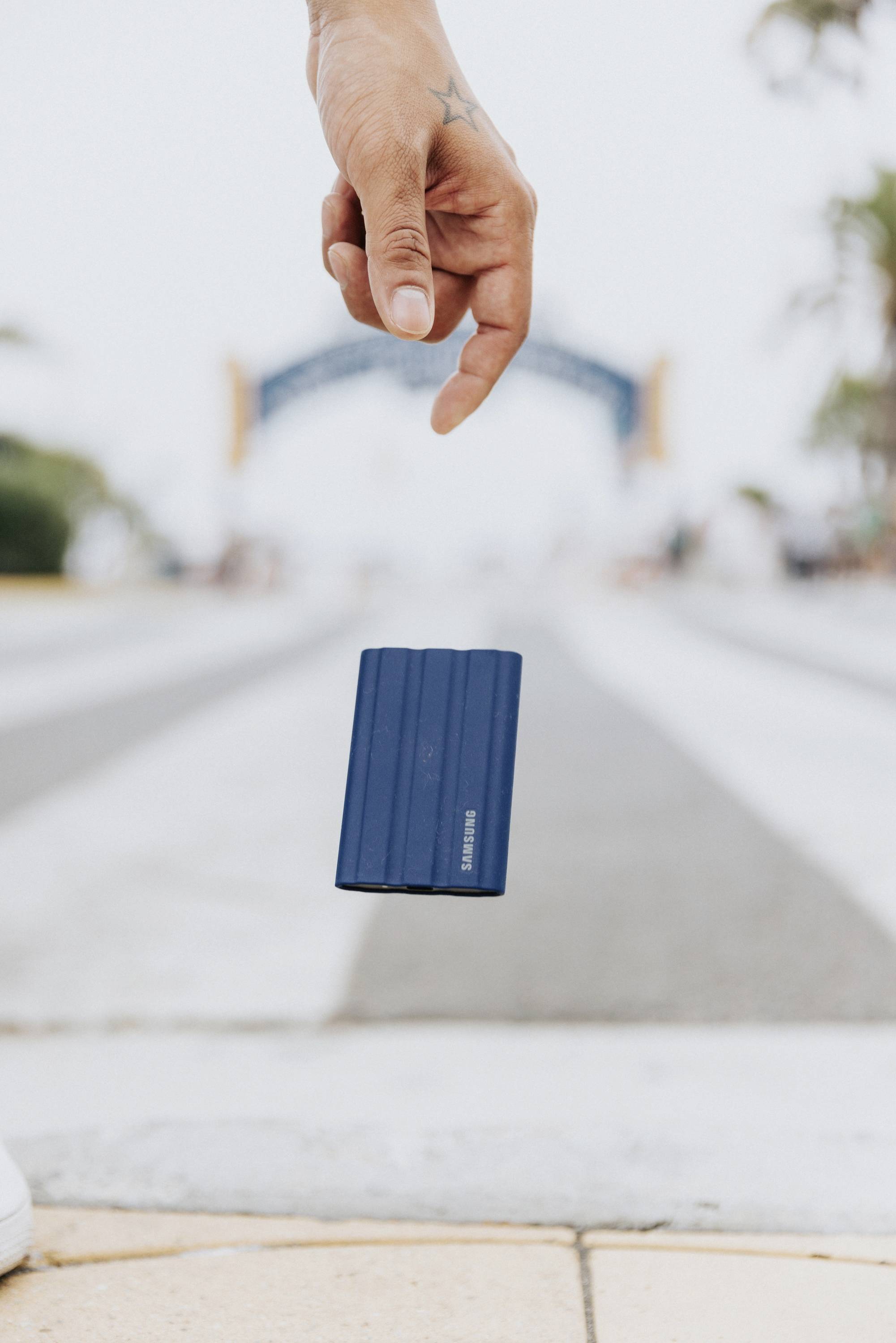 Samsung Portable T7 Shield 2 TB External SSD hard drive USB A (USB 3.2 2nd gen) Blue MU-PE2T0R/EU