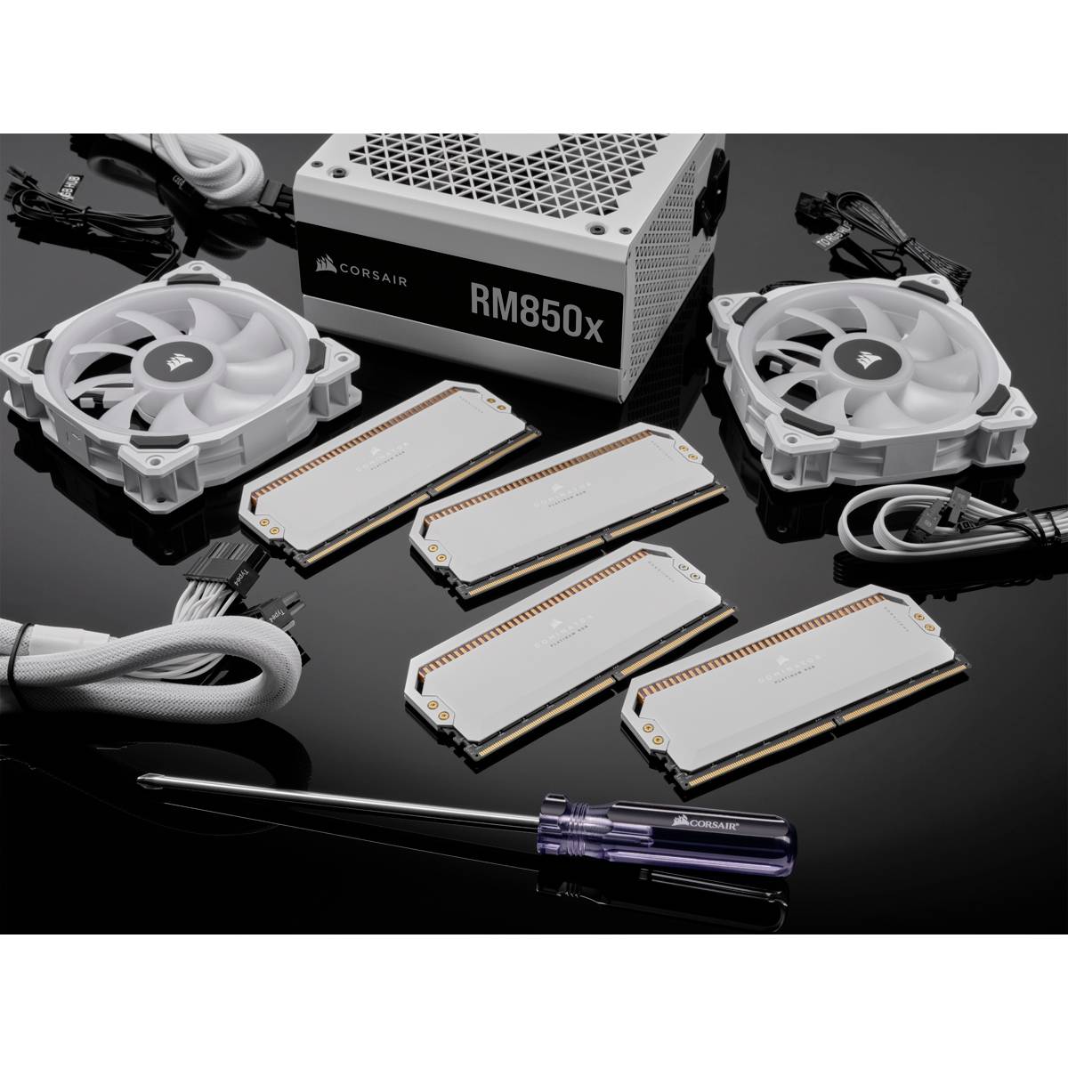 Corsair Dominator Platinum RGB PC RAM kit DDR5 64 GB 2 x 32 GB 5200 MHz 288-pin DIMM CL40-40-40-77 CMT64GX5M2B5200C40W-7