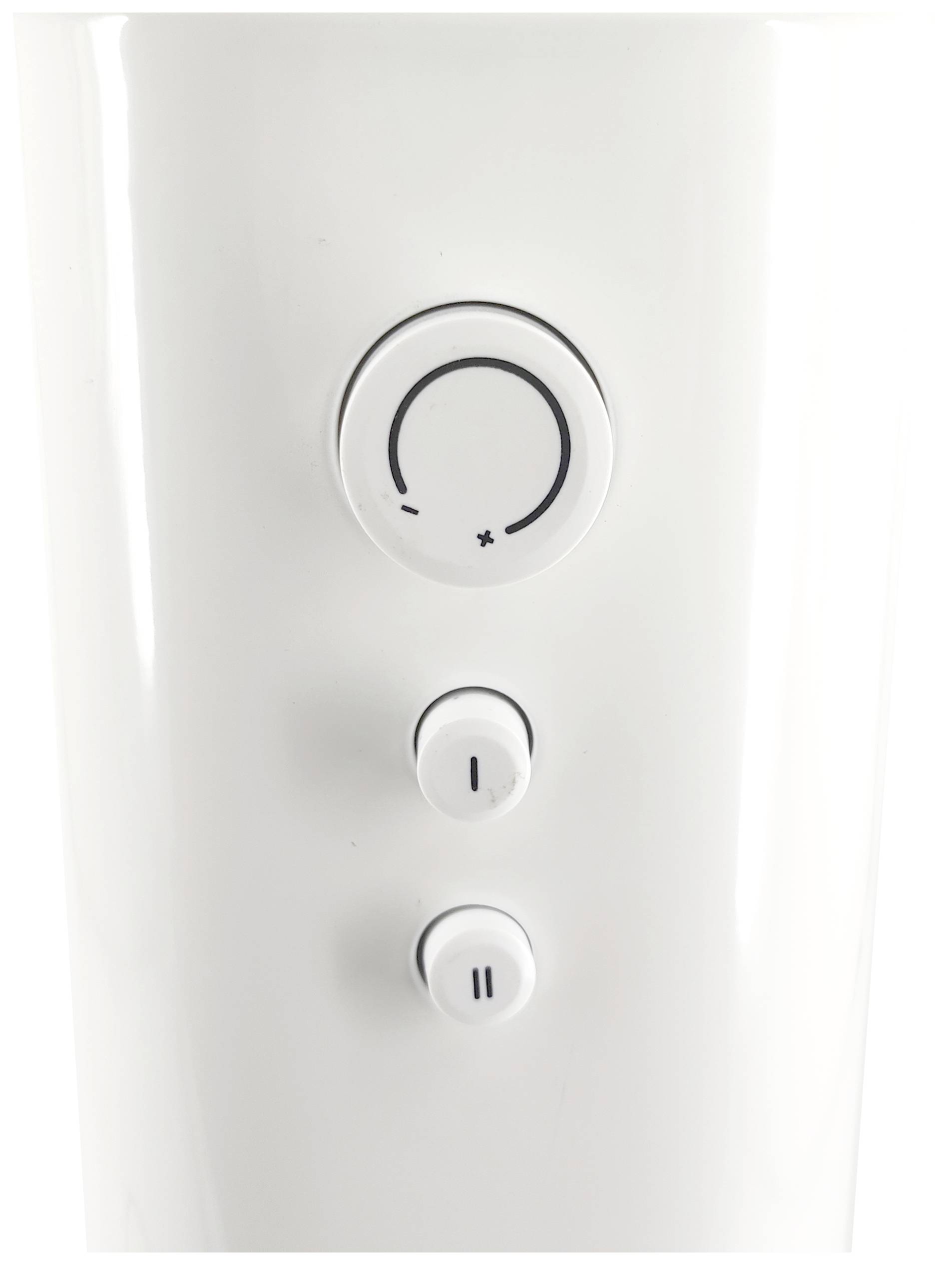 White heating device with two buttons and a rotary dial for temperature adjustment.