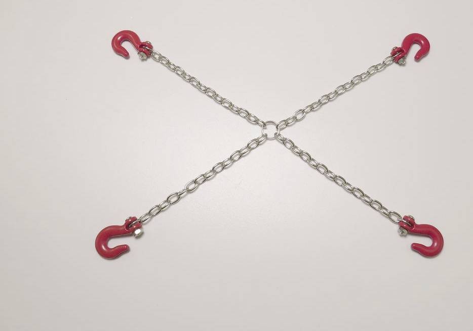 Four-link chain set with red hooks at the ends, arranged in a cross formation on a light background.