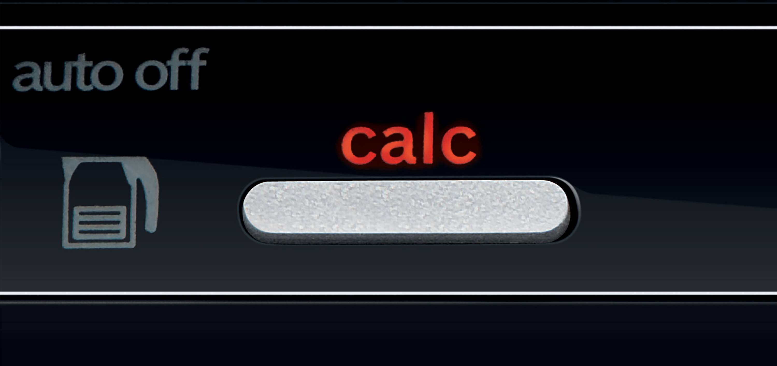A machine control panel with the red illuminated word 'calc' and a descaling symbol. On the left it reads 'auto off'.