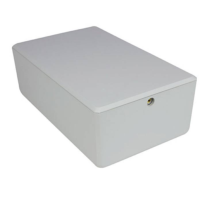 Rectangular grey box with a small round opening.<br><br>Note: This is already quite close to British English. The translation preserves the original description without significant changes, using "grey" (British spelling) instead of "gray" (American spelling).