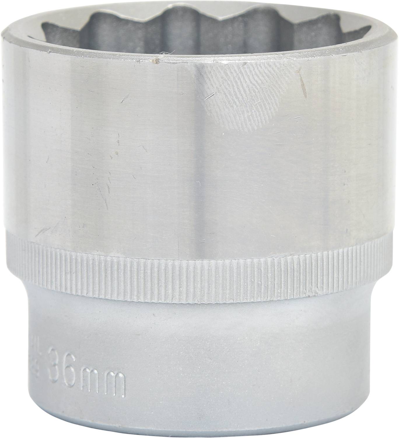 Metallic socket in cylindrical form, with a ribbed pattern and the marking '36 mm' on the lower half.