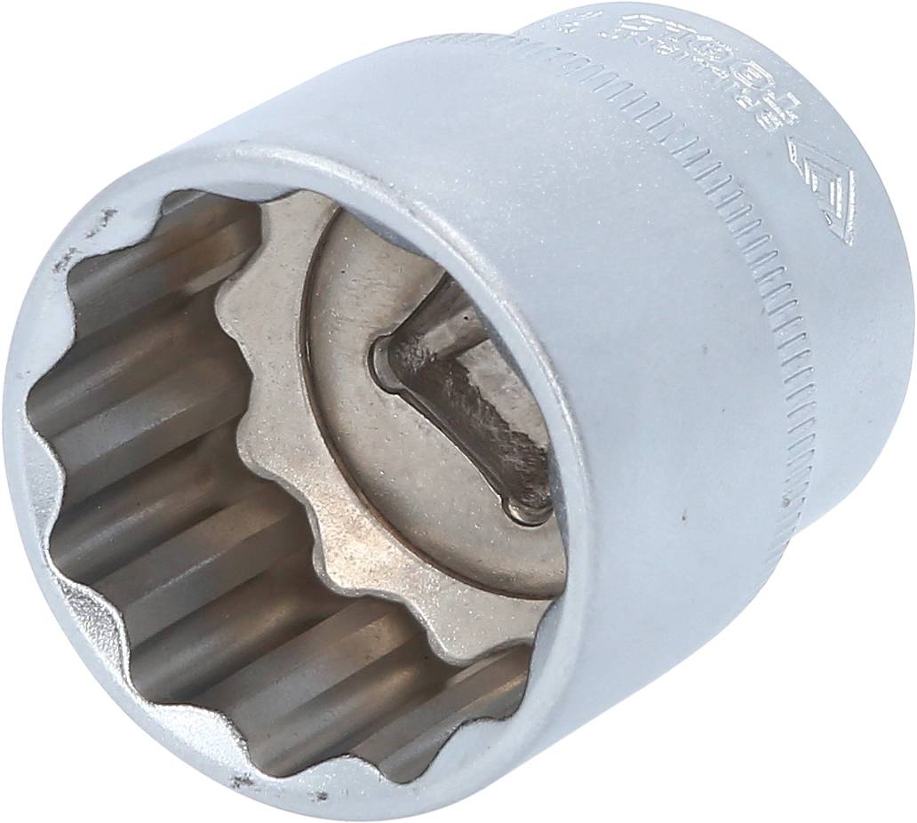 Metal socket spanner, internally with twelve grooves, enables firm gripping of bolts or nuts.