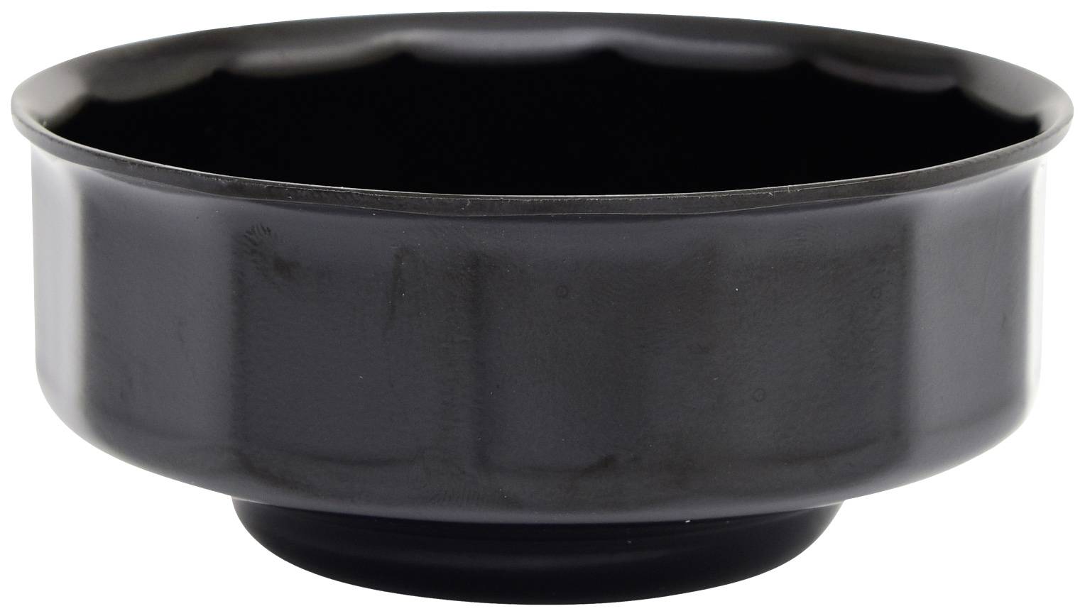 Black, round bowl with a smooth surface and a slightly recessed rim. Ideal for serving food or as a decorative element.