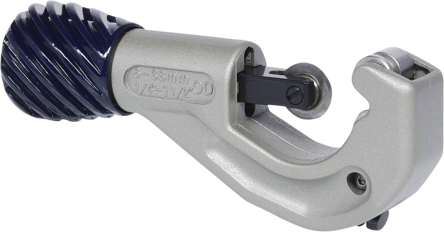 Cutting tool with a rotatable handle and blade, suitable for cutting pipes.