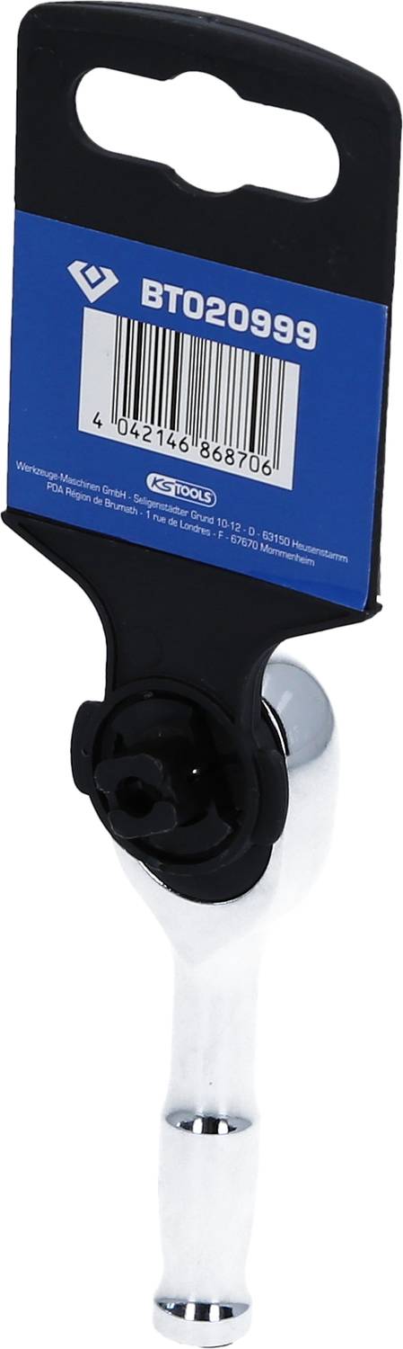 A chrome-plated ratchet spanner with a blue holder and the inscription 'BT020999'. Barcodes and manufacturer information visible.