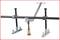 Device for warehouse removal with two supporting feet, a transverse bar and a central puller mechanism.