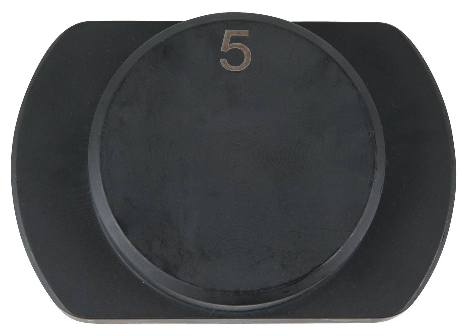 Black, flat knob with the number '5' on it.